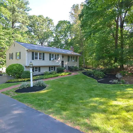 Modern 3 Bd, 2 Bath Spacious Apt Shrewsbury
